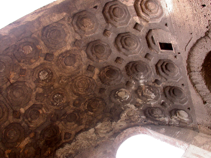 basilica-maxentius-roof